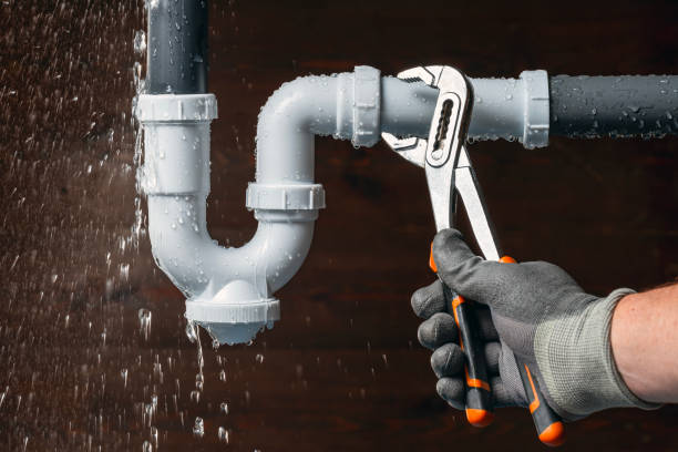 Professional Emergency Plumber technician working in Rochelle Park, NJ